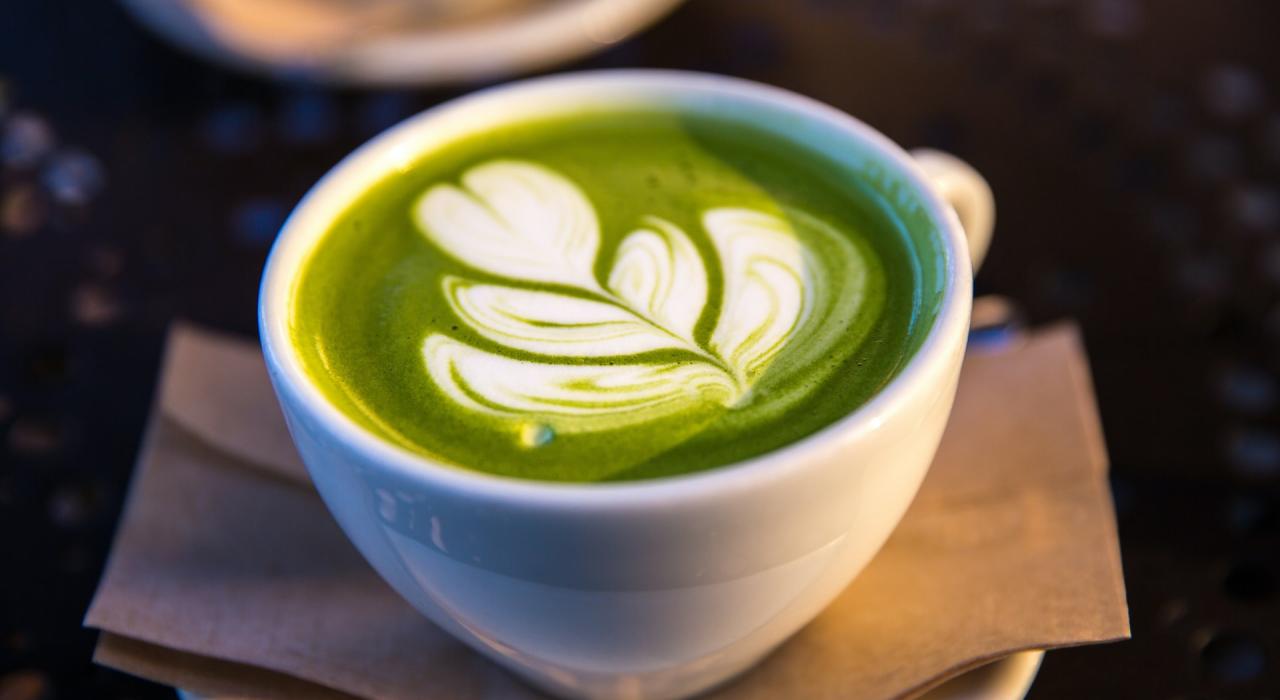 e8734835-ae39-450e-ae02-507293e98ba0 Matcha Latte mit Latte Art