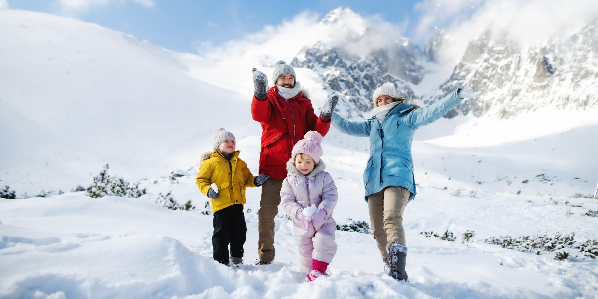 Familie im Schnee Familie im Schnee