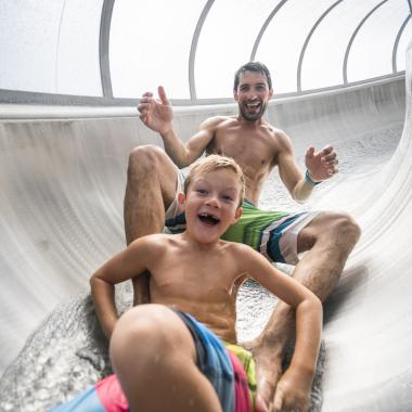 Wellness_Therme St. Kathrein_Familie_Nockberge Rutsche_Bad Kleinkirchheim_Winter © Gert Perauer_Therme St. Kathrein, MBN Tourismus