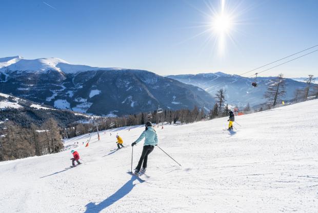 Skifahren_Familie_Bad Kleinkirchheim_Winter ©Mathias Prägant_MBN Tourismus(3)