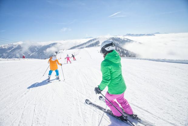 Skifahren_Familie_Bad Kleinkirchheim_Winter © Mathias Prägant_MBN Tourismus